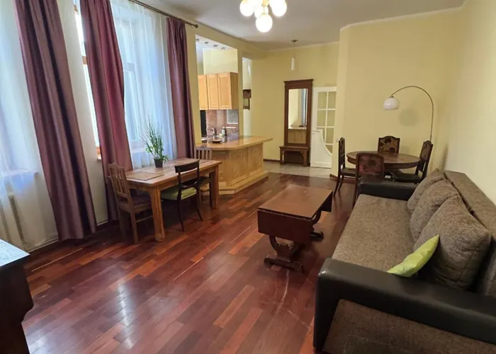 Quiet City Centre Three Room Apartment No 19